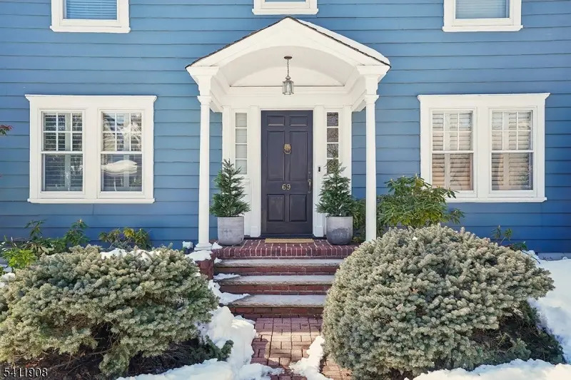 69 Elm St, Summit, NJ 07901 - #2