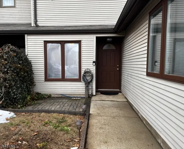 4 Peach Ct, Raritan, NJ 08822 - #2