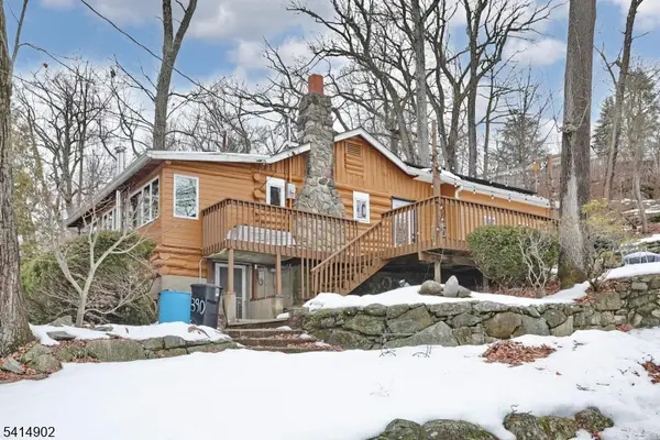 390 Lakeview Ave, Ringwood Boro, NJ 07456