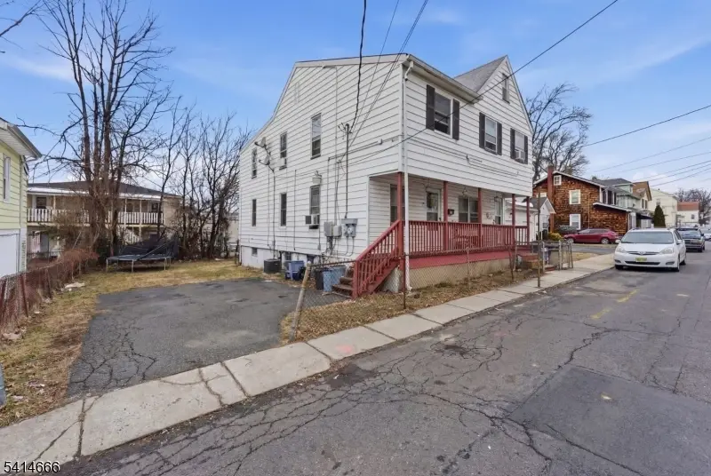 302 Oswald Pl, Vauxhall, NJ 07088 - #2