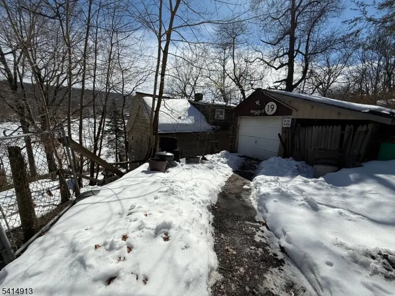 19 Up Grnwd Rd, Upper Greenwood Lake, NJ 07480 - #1