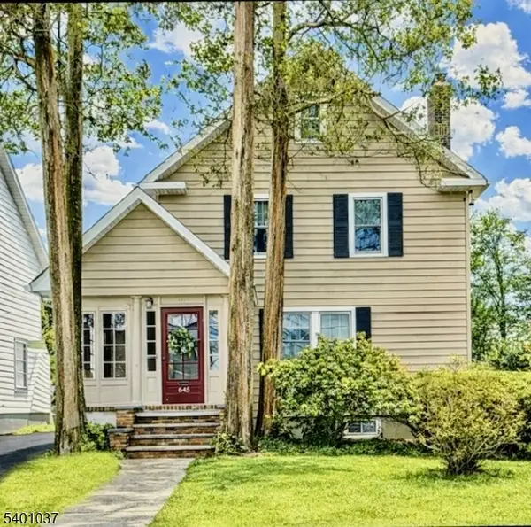 645 Roosevelt St, Westfield Town, NJ 07090