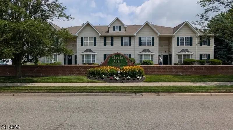 4 Chanda Ct, Clifton, NJ 07012 - #1