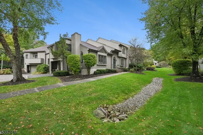 8 Sherwood Dr, Mountain Lakes, NJ 07046 - #2