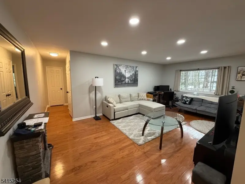 18 Foxwood Dr #H, Morris Plains, NJ 07950 - #3