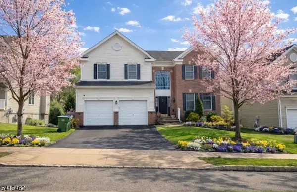 40 Helms Mill Road, Hackettstown Town, NJ 07840