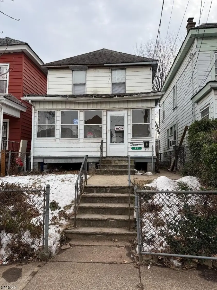 13 Emerson Pl, Newark, NJ 07114 - #1