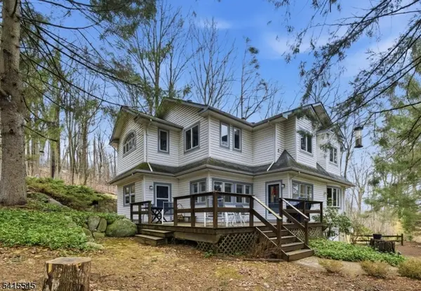 4 Emmet Roche Dr, Montville Twp., NJ 07045