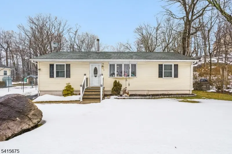 9 Temple Trl, Hopatcong, NJ 07843 - #1