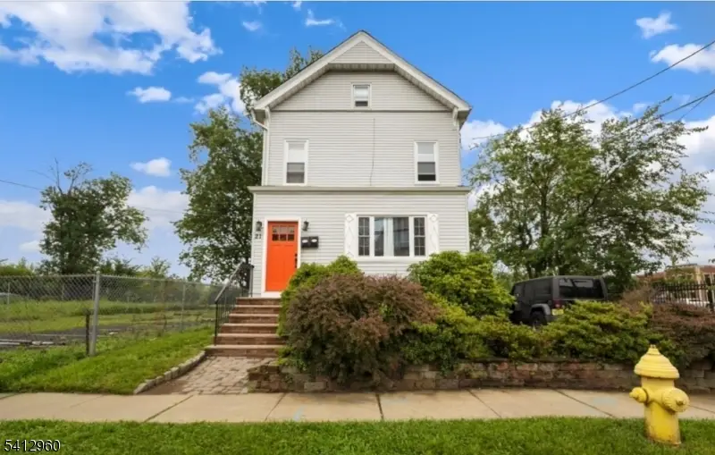 21 Lawrence St, Watsessing, NJ 07003 - #1