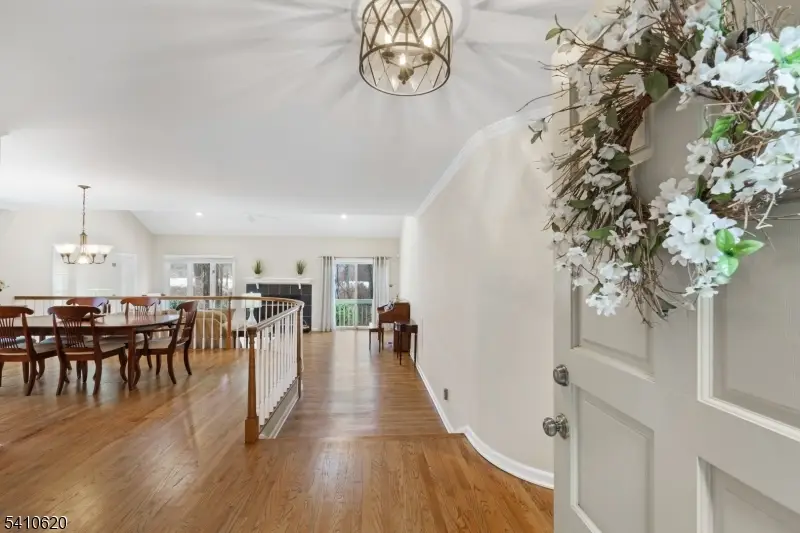 35 Roberts Cir, Basking Ridge, NJ 07920 - #2