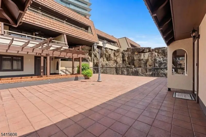 300 Gorge Rd #25, Cliffside Park, NJ 07010 - #2
