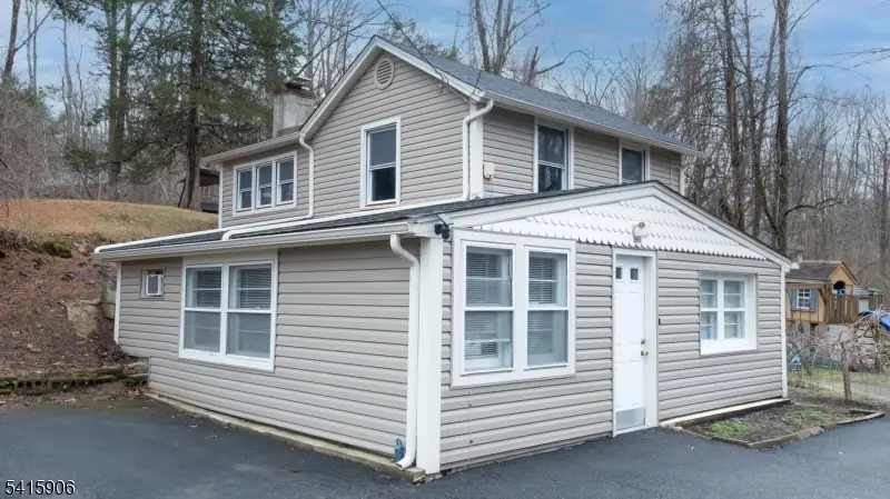 21 Greendale Rd, Andover, NJ 07860 - #2