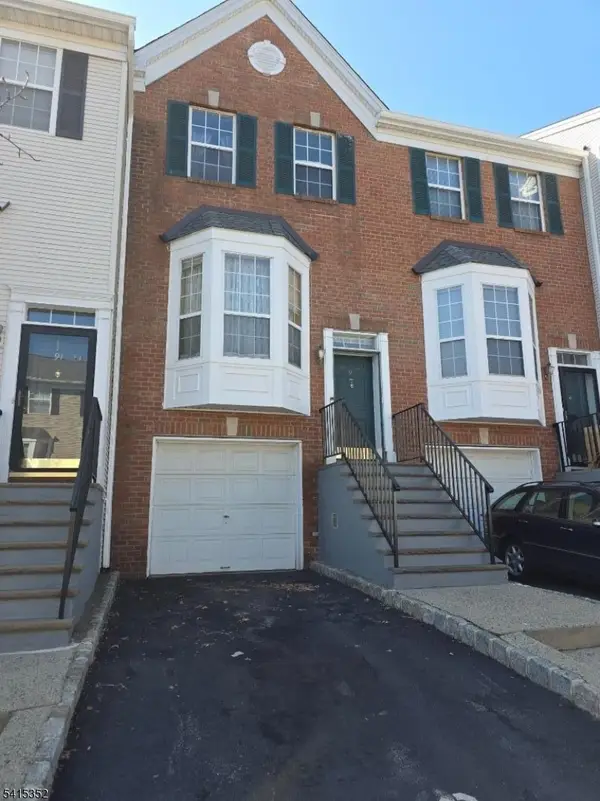 93 Perez Dr, Newark City, NJ 07103