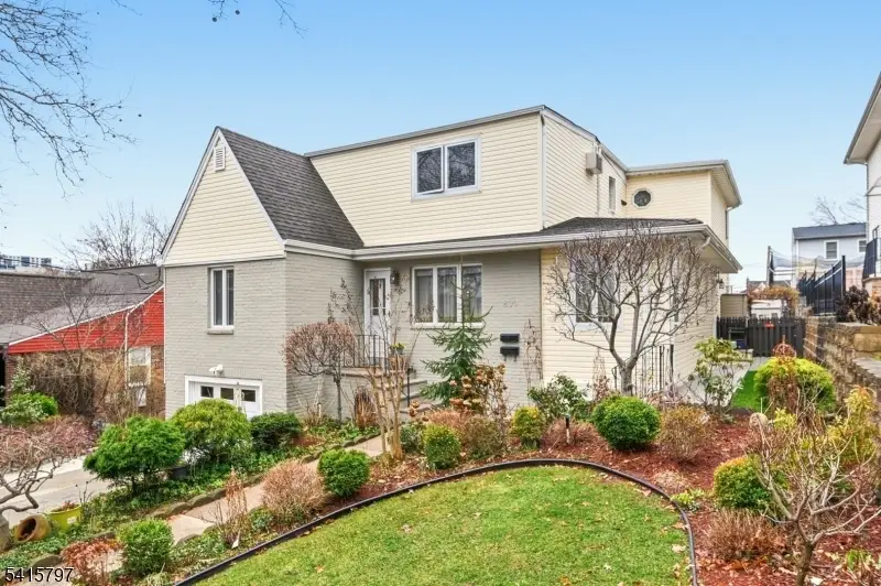 800 Delalla Ter, Ridgefield, NJ 07657 - #3