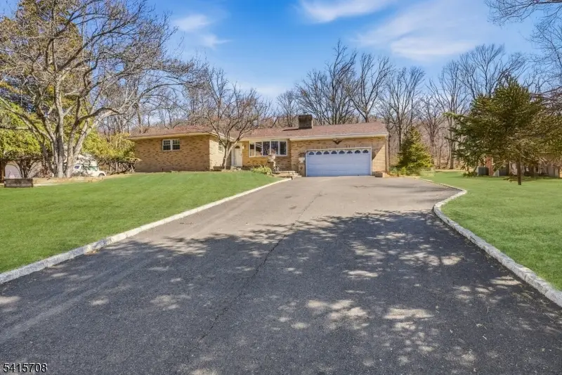 55 Stella Dr, Green Knoll, NJ 08807 - #3