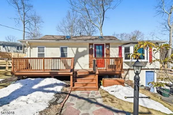 42 Woodside Dr, West Milford Twp., NJ 07480