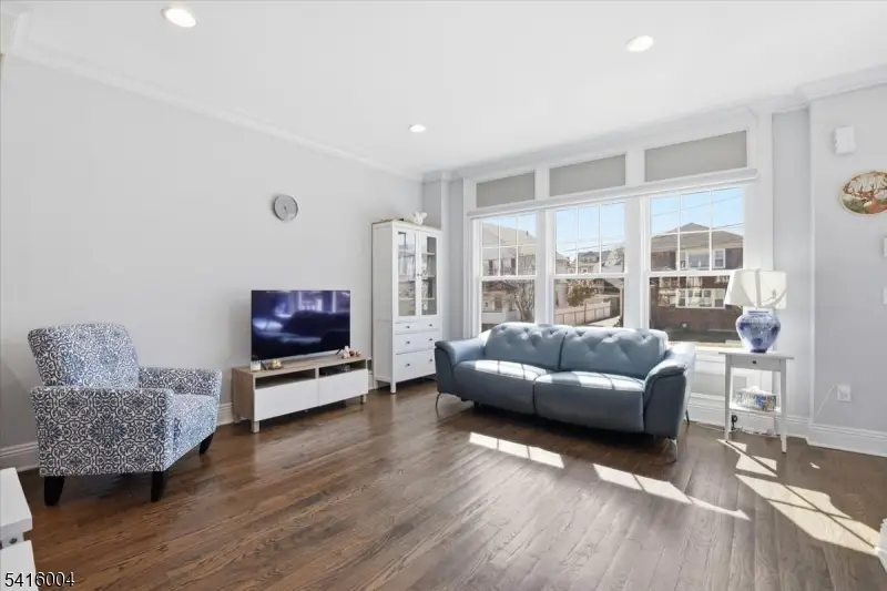 19A Ocean St #A, Millburn, NJ 07041 - #3