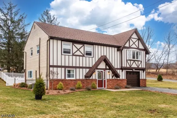 2 Rolling View Dr, Independence Twp., NJ 07840