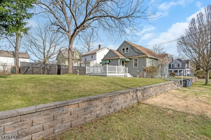 1 Perry Place, Springfield, NJ 07081 - #2