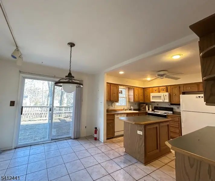 11 Adelphi Trl, Hopatcong, NJ 07843 - #3