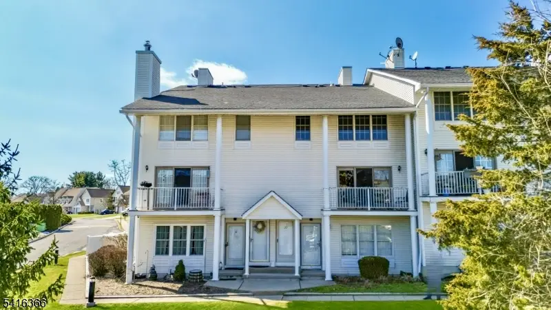 10 Amherst Ct, Hamburg, NJ 07419 - #1