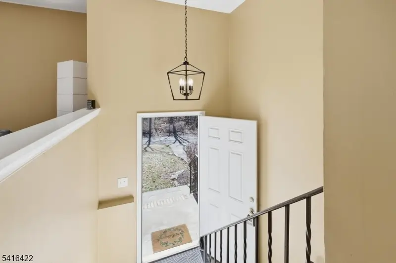 7 Summer Ln, Knowlton, NJ 07832 - #2