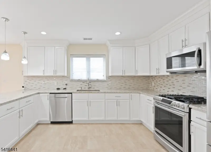 902 Spruce St, Roselle, NJ 07203 - #2