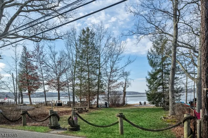 6 Lakeview Ave, Budd Lake, NJ 07828 - #3