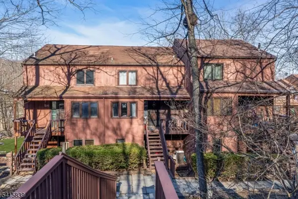 9 Village Way #6, Vernon Twp., NJ 07462