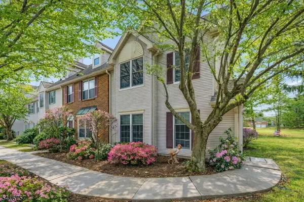 25 Colleen Ct, South Brunswick Twp., NJ 08824