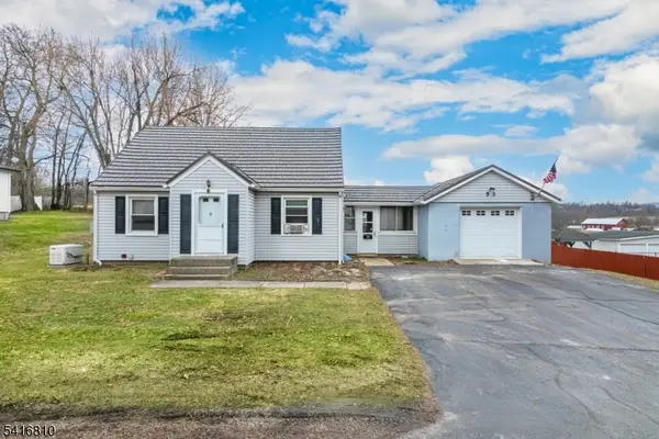 53 Walnut St, Wantage Twp., NJ 07461