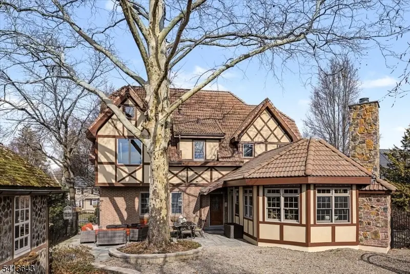 322 Aurora St, Delaware Park, NJ 08865 - #2