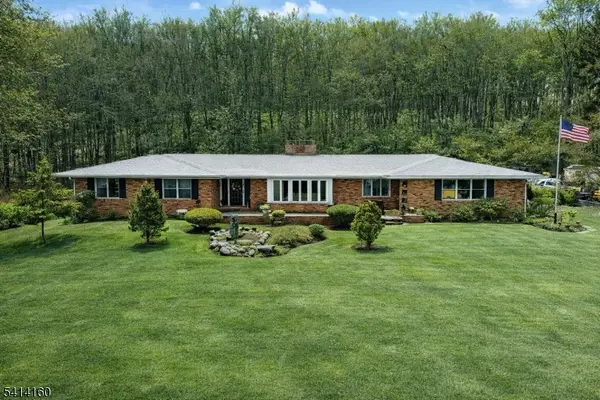 25 Ruth Dr, Wantage Twp., NJ 07461