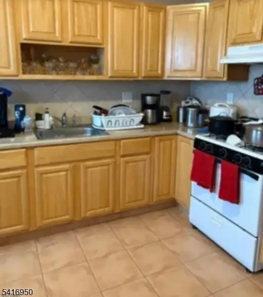 230 Niles St #3, Elizabeth, NJ 07202 - #3