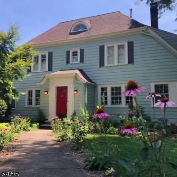 391 Up Mountain Avenue, Montclair Twp., NJ 07043