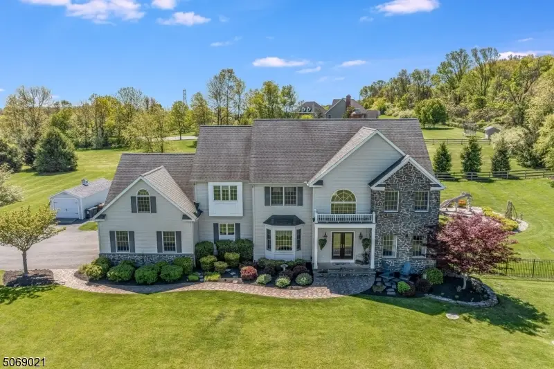 3 Berkshire Way, Holland, NJ 08848 - #2