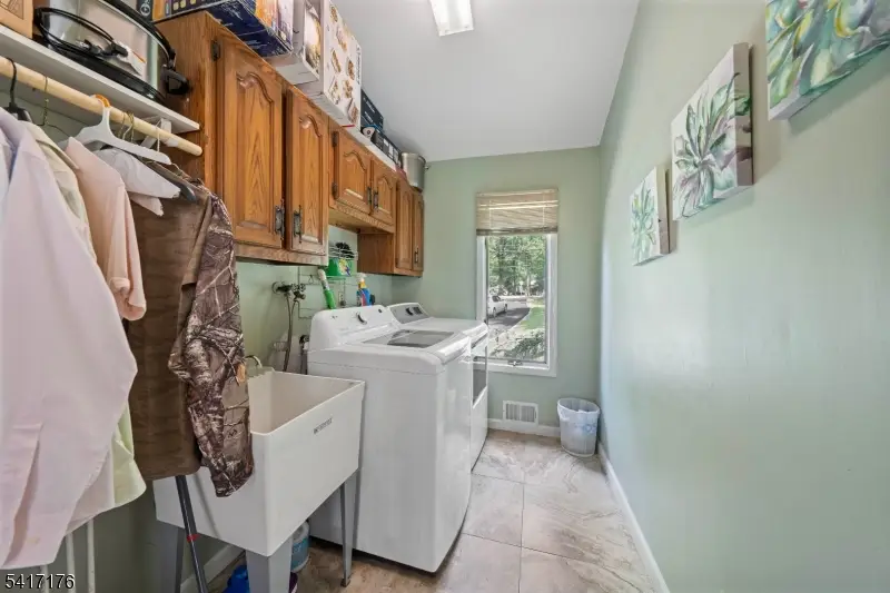 220 Horseshoe Rd, Berkeley Heights, NJ 07922 - #3