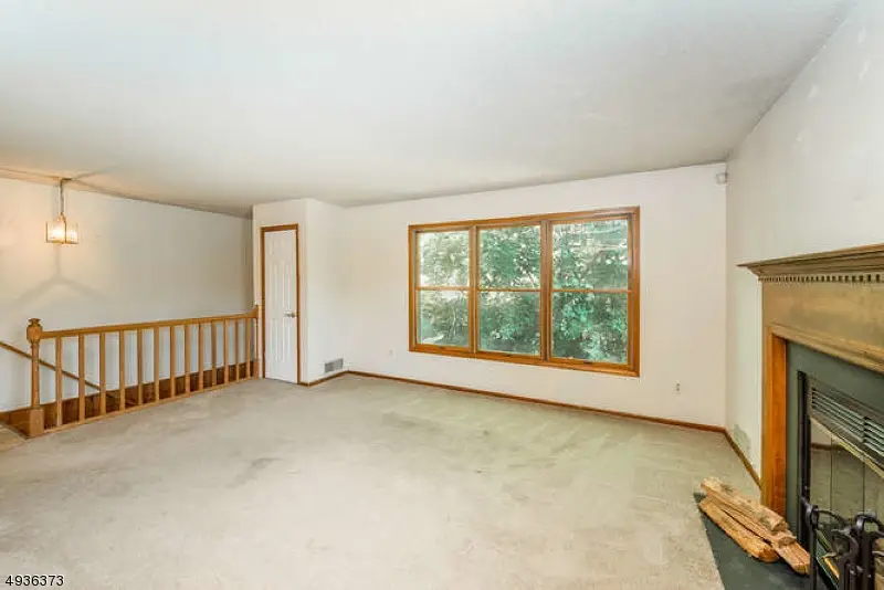 56 Portsmouth Ct, Hamburg, NJ 07419 - #3