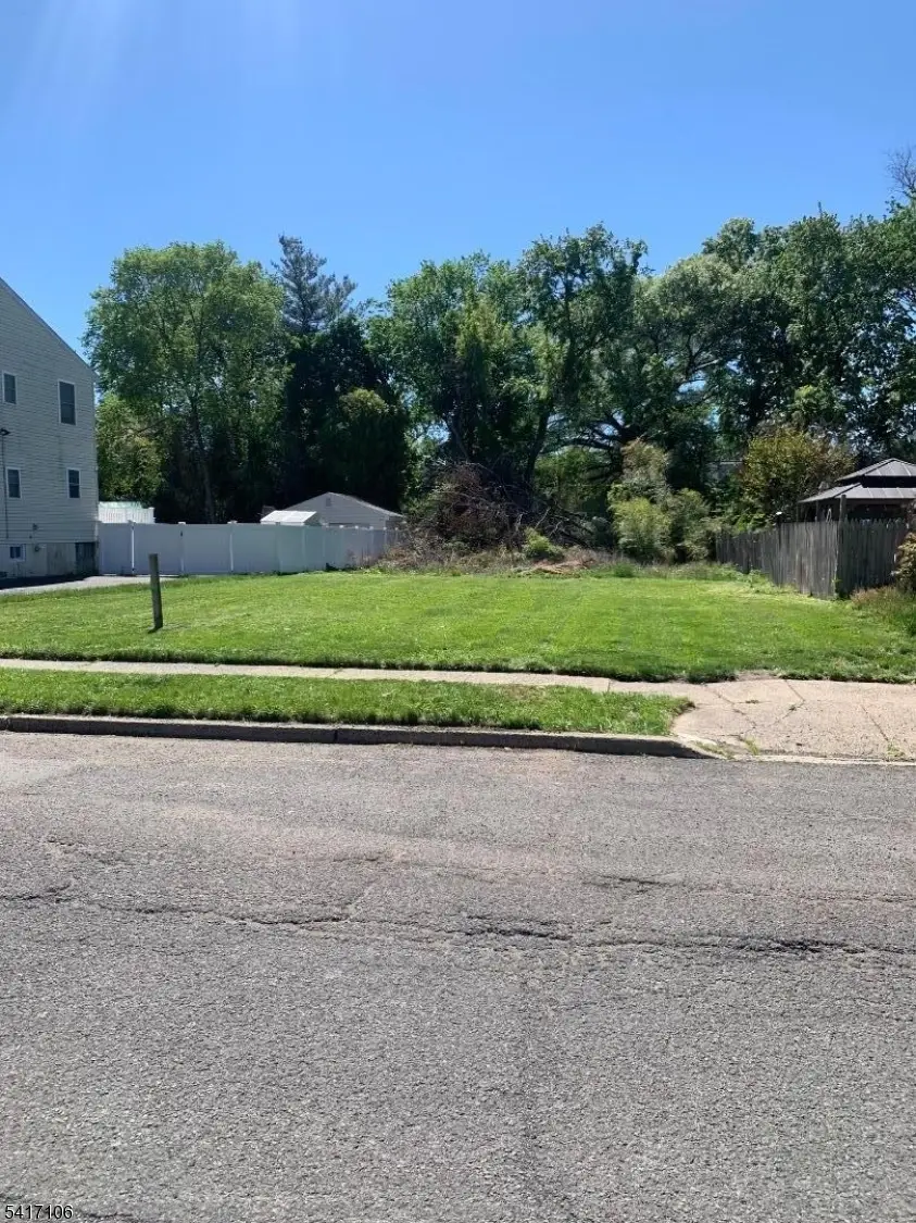 226 Whittier Ave, Dunellen, NJ 08812 - #1