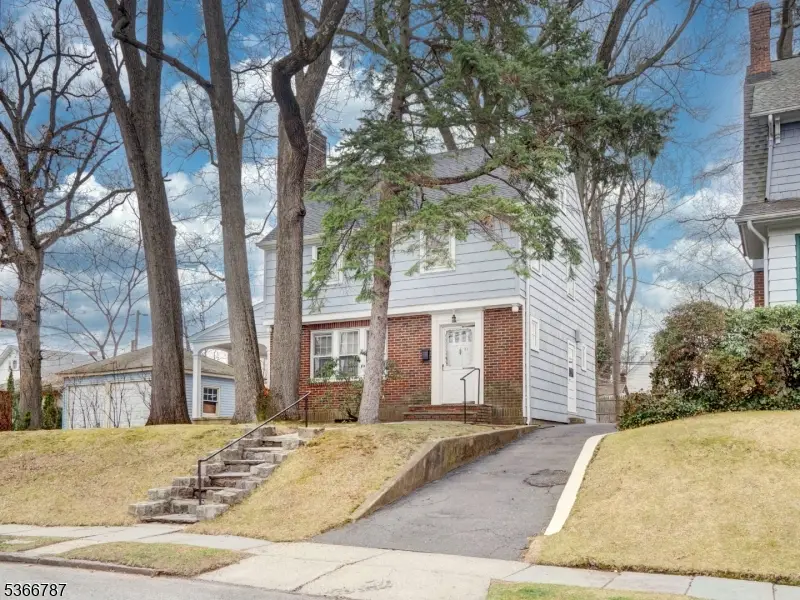 21 Edgewood Rd, East Orange, NJ 07017 - #1