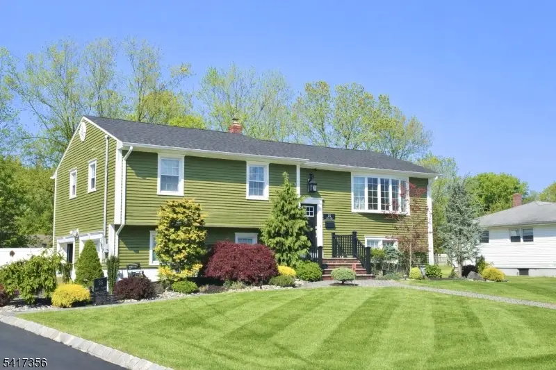 25 Kent Pl, Clark, NJ 07066 - #2