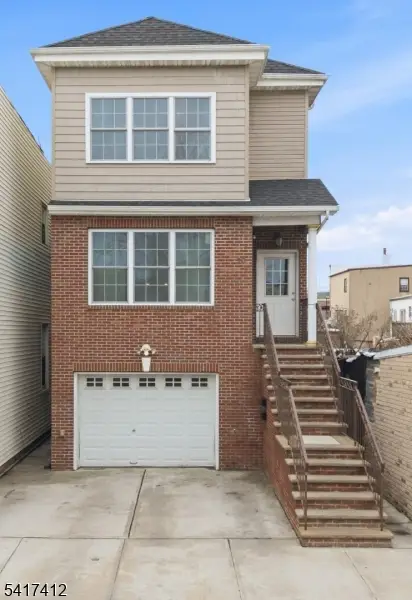 10 Mechanic St, Bayonne, NJ 07002 - #1