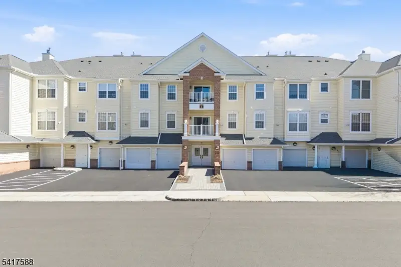 2103 Avery Ct, Franklin, NJ 08873 - #1