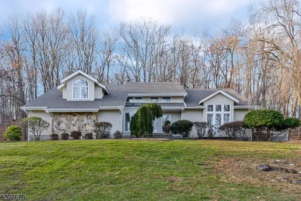 14 Lookout Dr, Roxbury Twp., NJ 07852