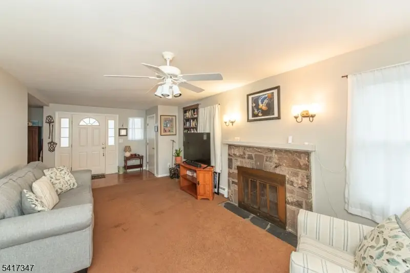 42 Roosevelt Ave, Lake Hiawatha, NJ 07034 - #3