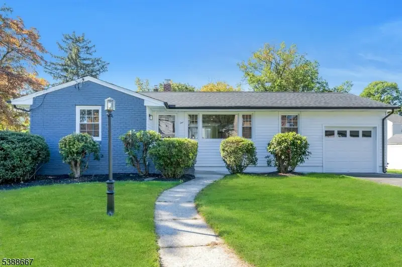 1 Crestwood Ln, Clark, NJ 07066 - #1