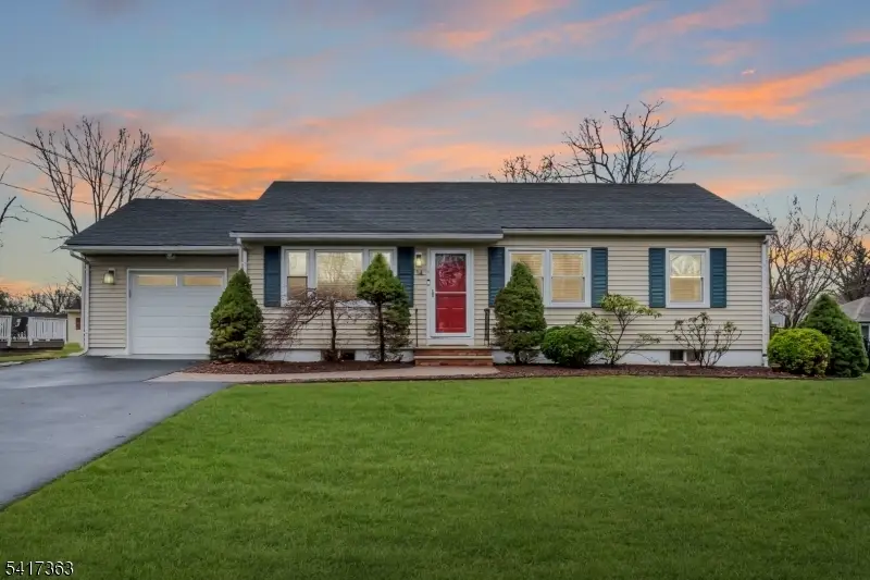 14 Edgewood Ter, Bradley Gardens, NJ 08807 - #1