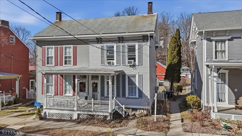 329 Water St, Belvidere, NJ 07823 - #1