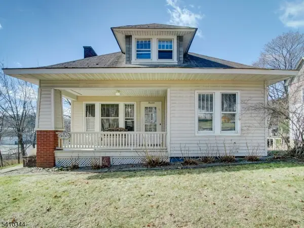 14 Clinton St, Newton Town, NJ 07860